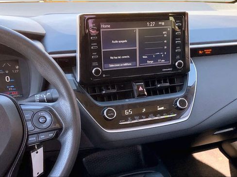 Used 2021 Toyota Corolla LE image 7