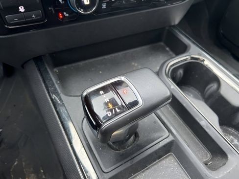 Used 2022 Chevrolet Silverado 1500 ZR2 w/ Technology Package image 24