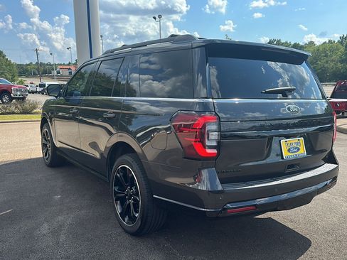 Used 2023 Ford Expedition Limited RWD image 8