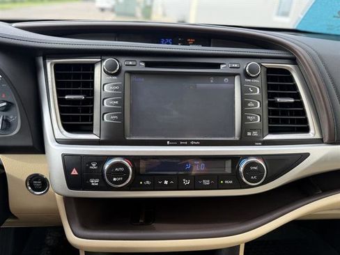 Used 2019 Toyota Highlander Limited Platinum image 6