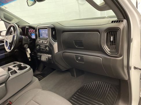 Used 2021 Chevrolet Silverado 2500 Custom w/ Custom Value Package image 24