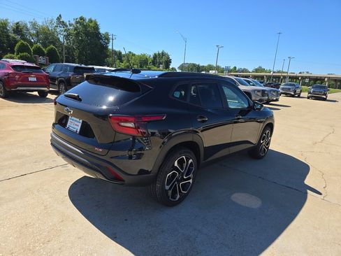 New 2026 Chevrolet Trax RS w/ Driver Confidence Package FWD image 9