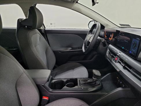 Used 2025 Kia K4 FWD image 21