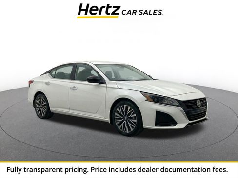 Used 2025 Nissan Altima 2.5 SV FWD image 1