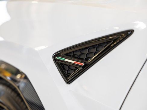 Used 2024 Lamborghini Urus Performante image 41