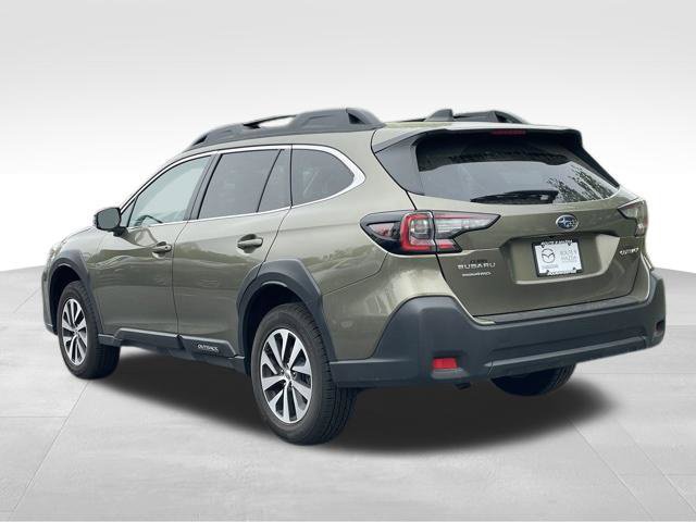 Used 2025 Subaru Outback Premium AWD/4WD image 5