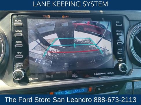 Used 2021 Toyota Tacoma TRD Off-Road w/ TRD Premium Off Road Package AWD/4WD image 11