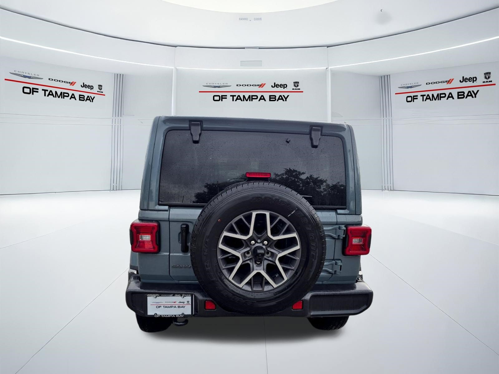 Used 2026 Jeep Wrangler Unlimited Sahara AWD/4WD image 5