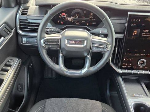 Certified 2025 GMC Acadia Elevation FWD image 15