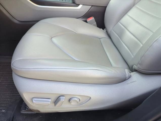 Used 2022 Toyota Highlander XLE AWD/4WD image 14