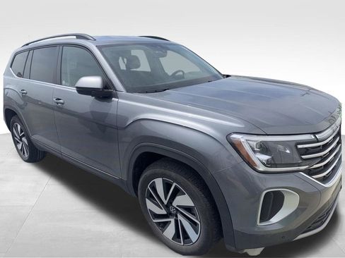 Used 2025 Volkswagen Atlas SE image 10
