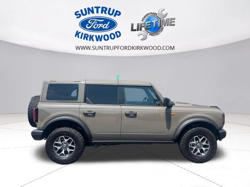 Used 2025 Ford Bronco Badlands AWD/4WD image 8