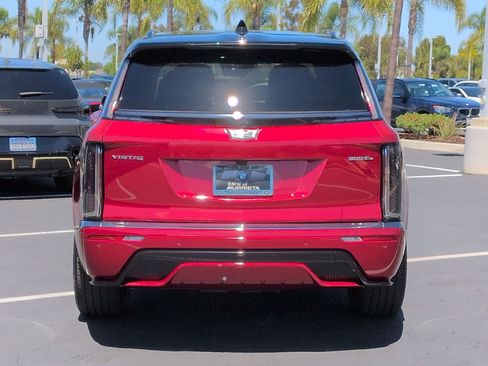 Used 2026 Cadillac Vistiq Platinum image 9