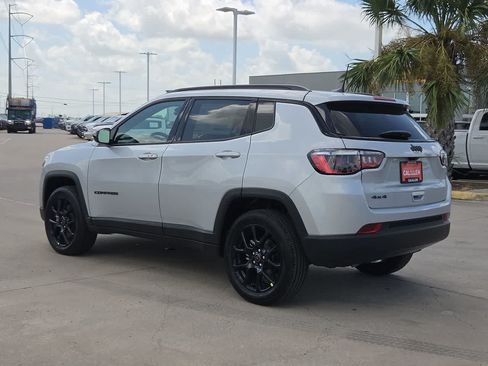 New 2026 Jeep Compass Latitude AWD/4WD image 12