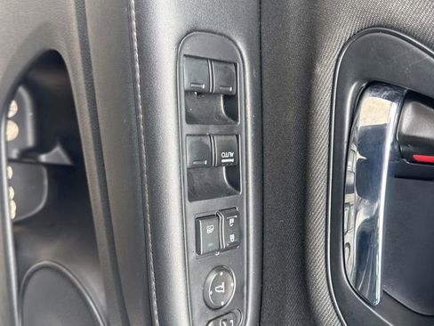 Used 2021 Honda HR-V LX image 13