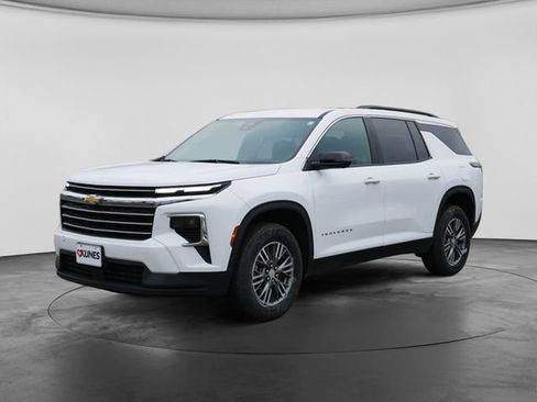 Used 2024 Chevrolet Traverse LT AWD/4WD image 5