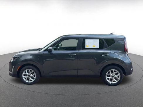 Used 2025 Kia Soul LX w/ LX Technology Package FWD image 9