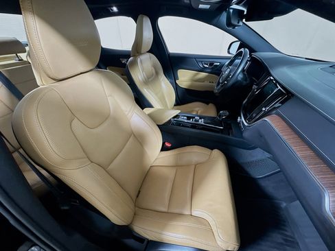 Used 2019 Volvo S60 T6 Inscription image 28