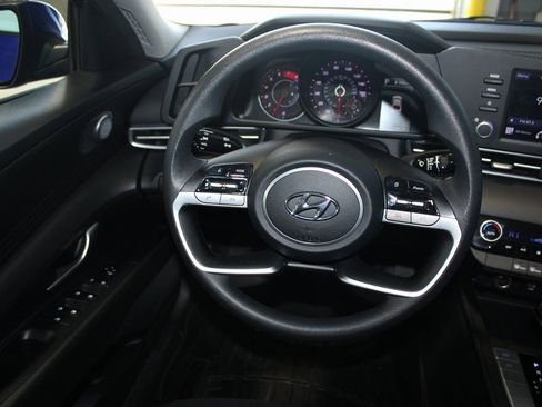 Used 2023 Hyundai Elantra SEL image 19