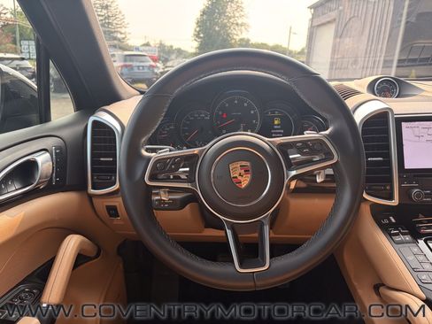 Used 2018 Porsche Cayenne Platinum Edition AWD/4WD image 28