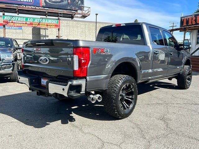 Used 2017 Ford F250 Lariat w/ Lariat Ultimate Package AWD/4WD image 8