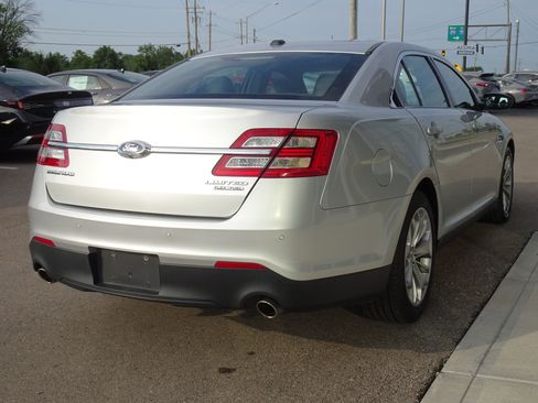 Used 2015 Ford Taurus Limited w/ Equipment Group 301A FWD image 5