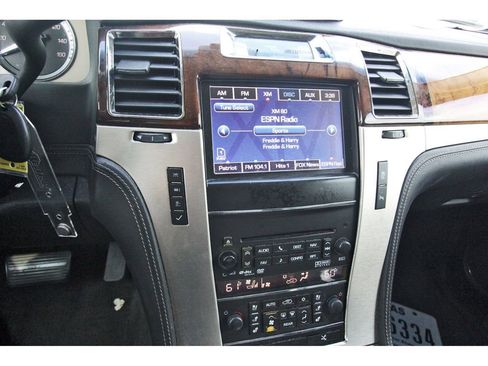 Used 2014 Cadillac Escalade ESV Platinum image 10