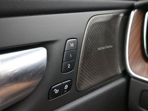 Used 2023 Volvo XC60 B5 Ultimate image 29