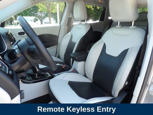 Used 2018 Jeep Compass Limited w/ Navigation Group AWD/4WD image 10