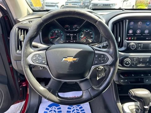 Used 2021 Chevrolet Colorado LT w/ LT Convenience Package AWD/4WD image 17