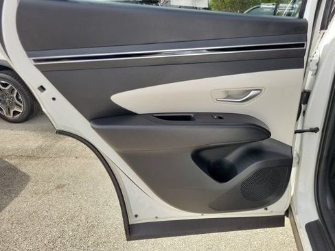 Certified 2024 Hyundai Tucson SEL FWD image 10