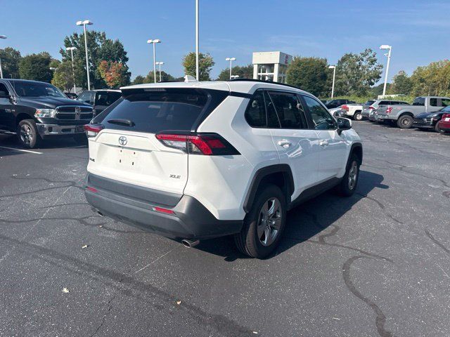 Used 2025 Toyota RAV4 XLE FWD image 4