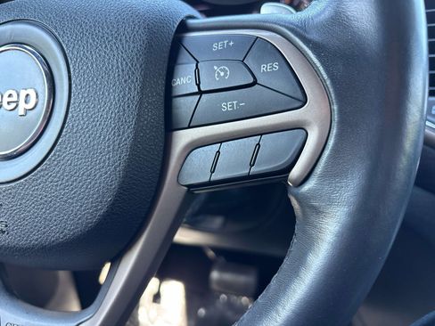 Used 2016 Jeep Grand Cherokee Laredo w/ Quick Order Package 23E AWD/4WD image 15