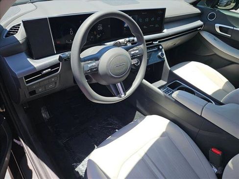 Used 2025 Hyundai Sonata SEL FWD image 9