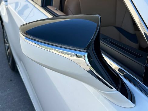 Used 2025 Lexus ES 300h w/ Premium Package FWD image 35