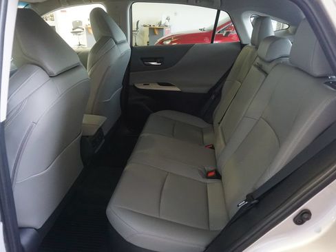 Certified 2024 Toyota Venza XLE AWD/4WD image 21
