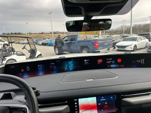 Used 2025 Lincoln Navigator Reserve image 19