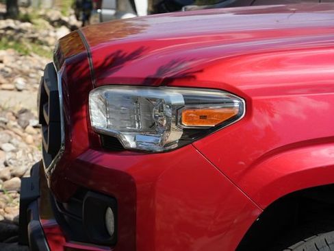 Used 2020 Toyota Tacoma SR5 RWD image 3