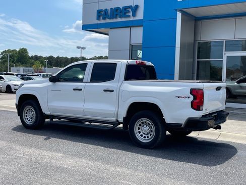 Used 2023 Chevrolet Colorado W/T w/ Advanced Trailering Package AWD/4WD image 3