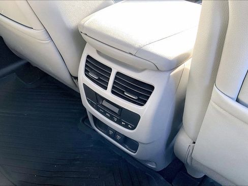 Used 2020 Acura MDX FWD image 33