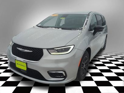 Used 2024 Chrysler Pacifica Touring-L