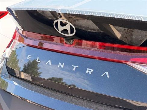 New 2026 Hyundai Elantra SE FWD image 11