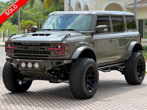 Used 2025 Ford Bronco Outer Banks image 1