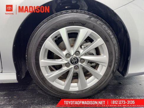 Used 2024 Toyota Camry LE image 9