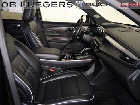 Certified 2025 Buick Enclave Avenir image 19