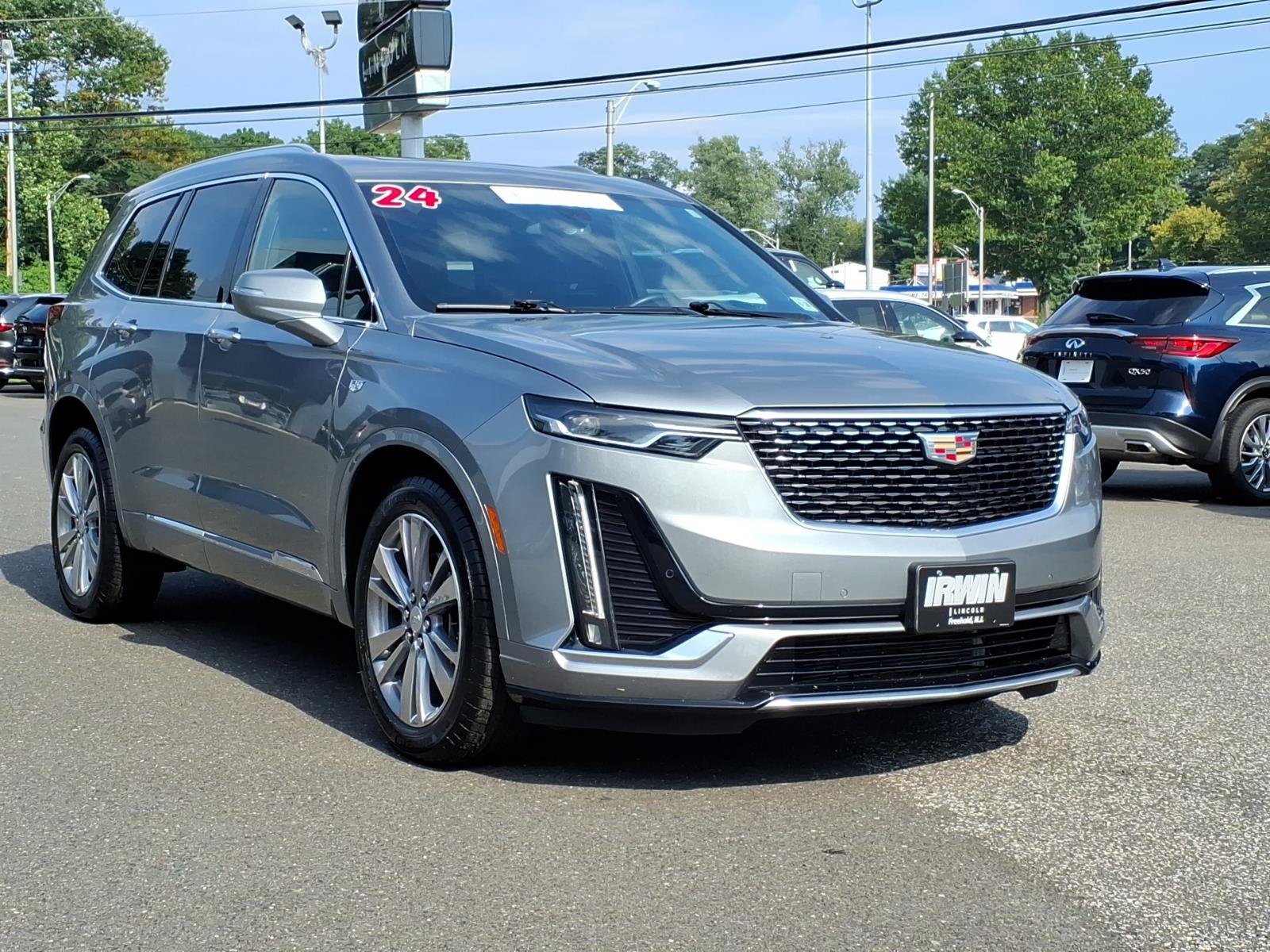 Used 2024 Cadillac XT6 Premium Luxury AWD/4WD image 2