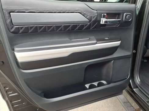 Certified 2017 Toyota Tundra Platinum image 11