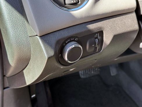 Used 2013 Chevrolet Cruze LS image 16