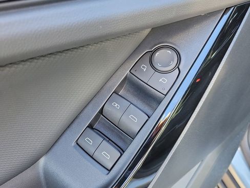 Used 2026 Chevrolet Equinox LT image 20