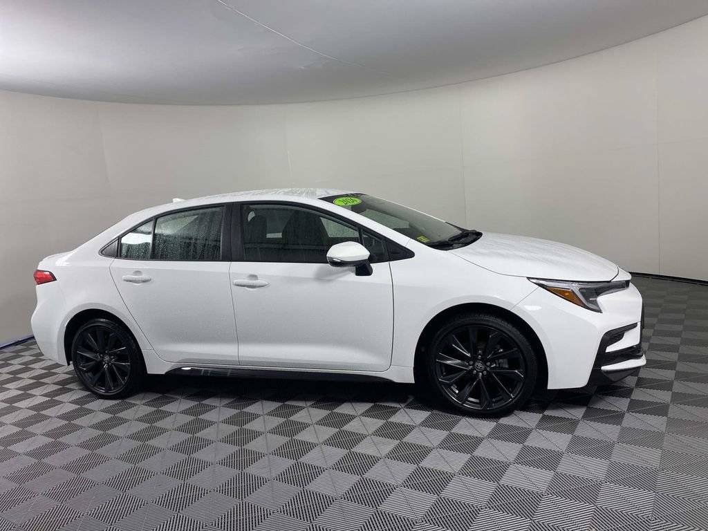Used 2026 Toyota Corolla SE w/ SE Package FWD image 10